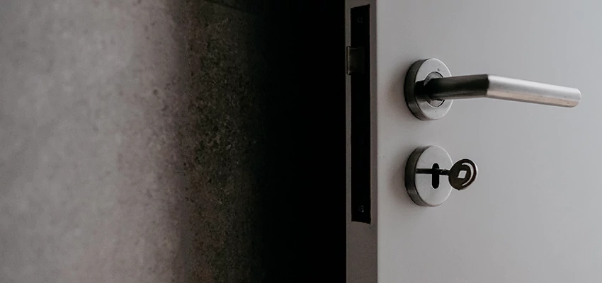 Front Door Handle Repair And Installation in View Park-Windsor Hills, CA